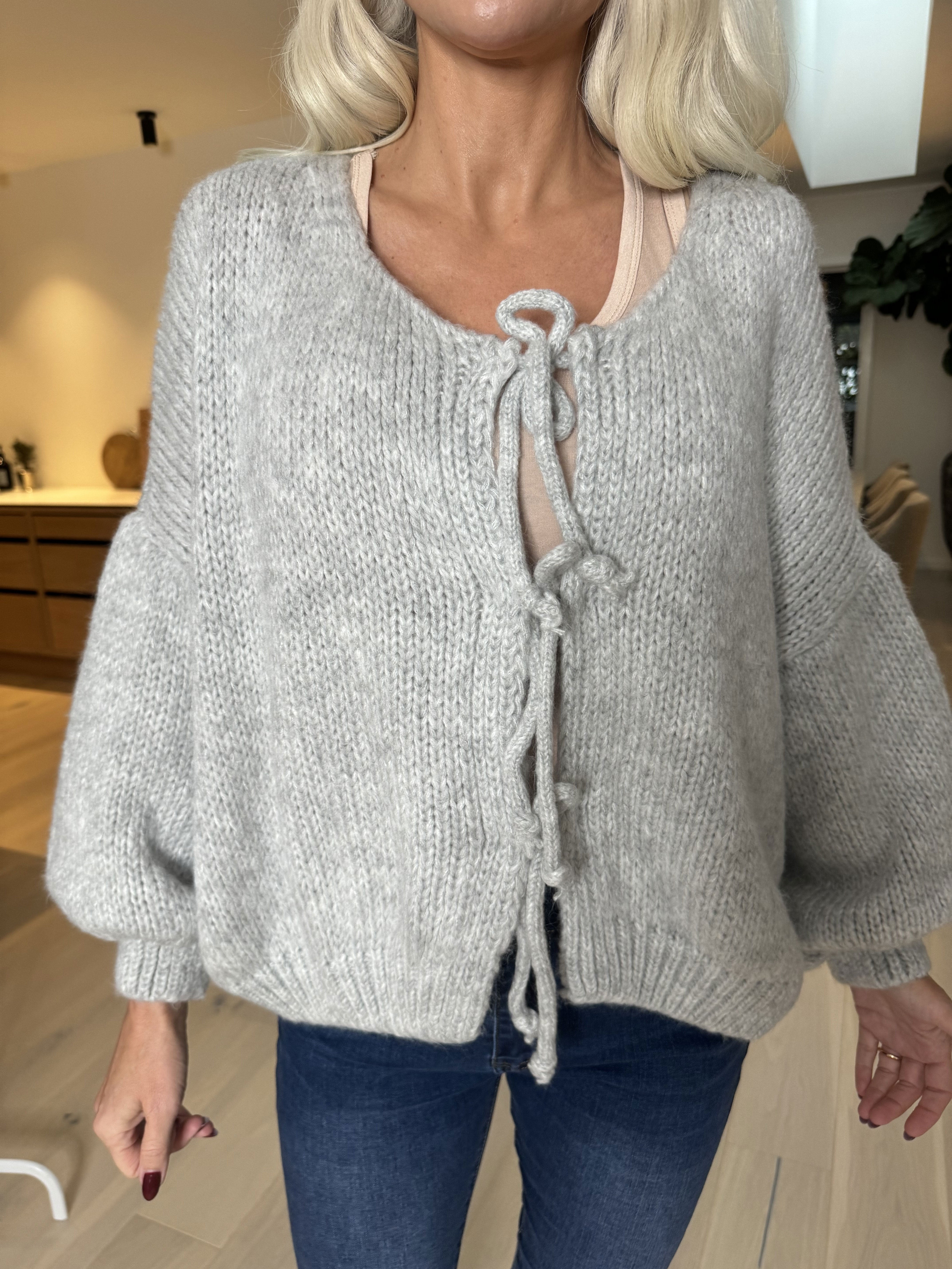 Kimberly - Söt tjock stickad kofta med rosetter